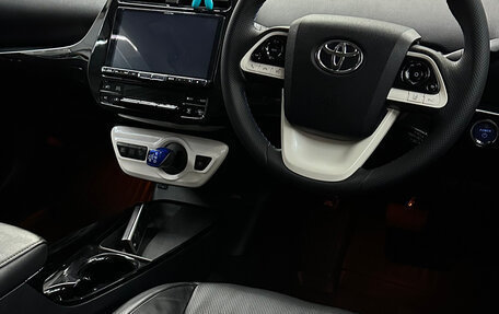 Toyota Prius IV XW50, 2017 год, 1 790 000 рублей, 8 фотография