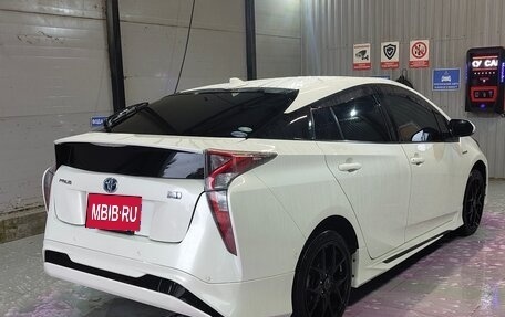 Toyota Prius IV XW50, 2017 год, 1 790 000 рублей, 2 фотография