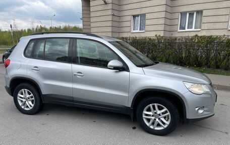 Volkswagen Tiguan I, 2011 год, 930 000 рублей, 2 фотография