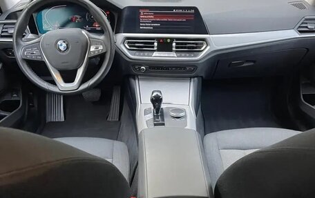 BMW 3 серия, 2022 год, 3 390 000 рублей, 12 фотография