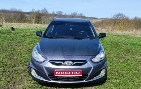 Hyundai Solaris II рестайлинг, 2013 год, 620 000 рублей, 1 фотография