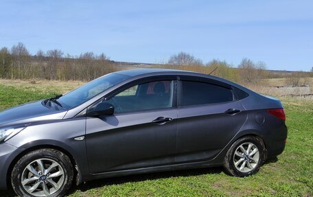 Hyundai Solaris II рестайлинг, 2013 год, 620 000 рублей, 3 фотография