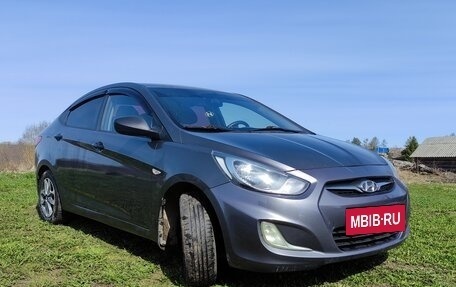 Hyundai Solaris II рестайлинг, 2013 год, 620 000 рублей, 2 фотография