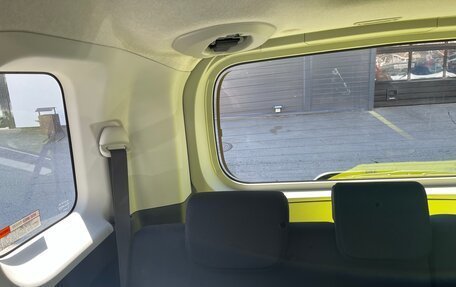 Toyota Roomy I, 2020 год, 1 220 000 рублей, 29 фотография
