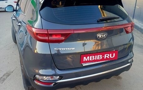 KIA Sportage IV рестайлинг, 2020 год, 2 345 000 рублей, 3 фотография