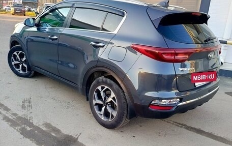 KIA Sportage IV рестайлинг, 2020 год, 2 345 000 рублей, 2 фотография