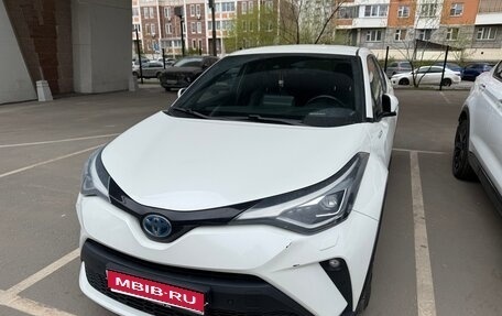 Toyota C-HR I рестайлинг, 2019 год, 3 300 000 рублей, 1 фотография