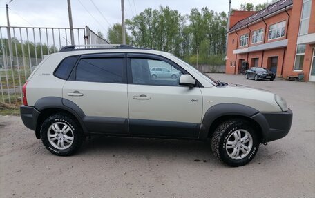 Hyundai Tucson III, 2005 год, 750 000 рублей, 2 фотография