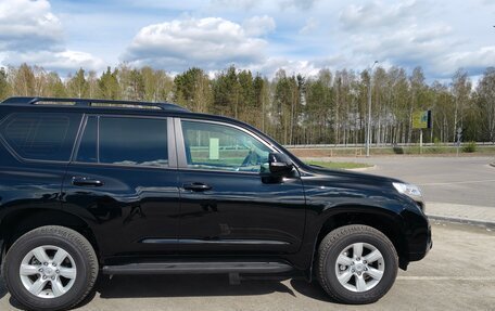 Toyota Land Cruiser Prado 150 рестайлинг 2, 2013 год, 6 000 000 рублей, 2 фотография