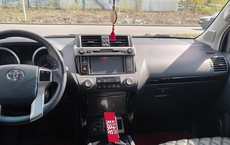 Toyota Land Cruiser Prado 150 рестайлинг 2, 2013 год, 6 000 000 рублей, 6 фотография