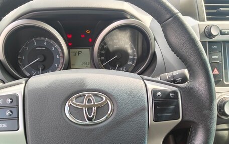 Toyota Land Cruiser Prado 150 рестайлинг 2, 2013 год, 6 000 000 рублей, 11 фотография