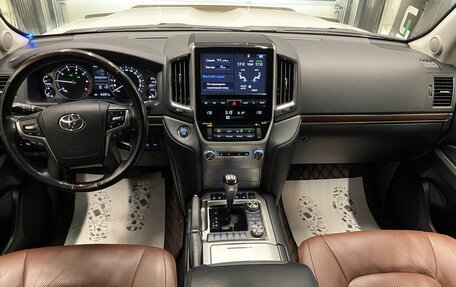 Toyota Land Cruiser 200, 2018 год, 8 600 000 рублей, 11 фотография