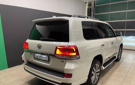 Toyota Land Cruiser 200, 2018 год, 8 600 000 рублей, 6 фотография