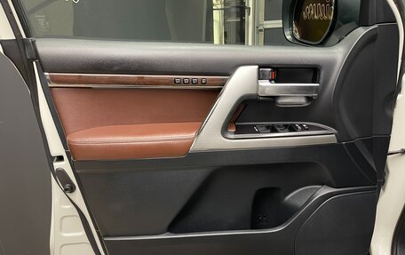 Toyota Land Cruiser 200, 2018 год, 8 600 000 рублей, 8 фотография