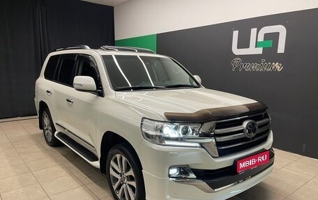 Toyota Land Cruiser 200, 2018 год, 8 600 000 рублей, 1 фотография