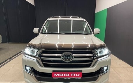 Toyota Land Cruiser 200, 2018 год, 8 600 000 рублей, 2 фотография