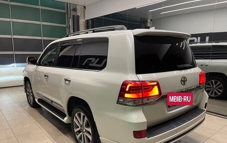 Toyota Land Cruiser 200, 2018 год, 8 600 000 рублей, 4 фотография