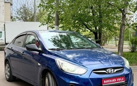 Hyundai Solaris II рестайлинг, 2011 год, 580 000 рублей, 1 фотография