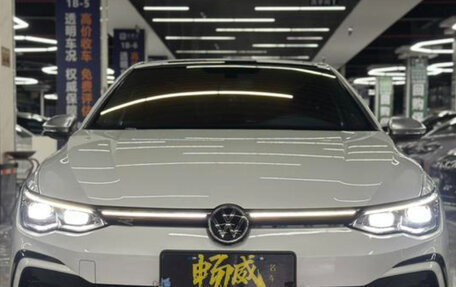 Volkswagen Golf VIII, 2023 год, 1 800 077 рублей, 1 фотография