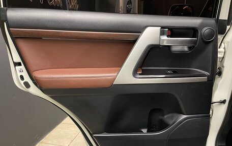 Toyota Land Cruiser 200, 2018 год, 8 600 000 рублей, 18 фотография