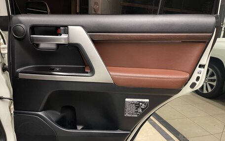 Toyota Land Cruiser 200, 2018 год, 8 600 000 рублей, 20 фотография