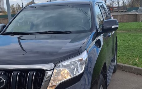 Toyota Land Cruiser Prado 150 рестайлинг 2, 2016 год, 4 700 000 рублей, 15 фотография