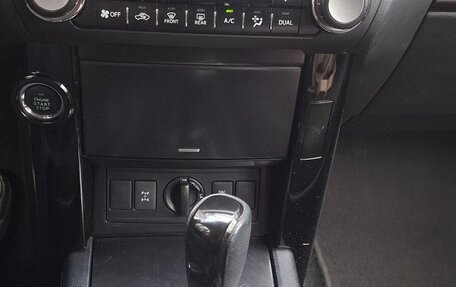 Toyota Land Cruiser Prado 150 рестайлинг 2, 2016 год, 4 700 000 рублей, 25 фотография