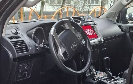 Toyota Land Cruiser Prado 150 рестайлинг 2, 2016 год, 4 700 000 рублей, 32 фотография
