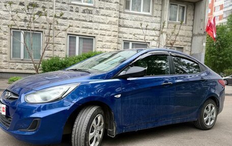 Hyundai Solaris II рестайлинг, 2011 год, 580 000 рублей, 2 фотография