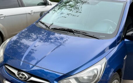 Hyundai Solaris II рестайлинг, 2011 год, 580 000 рублей, 4 фотография
