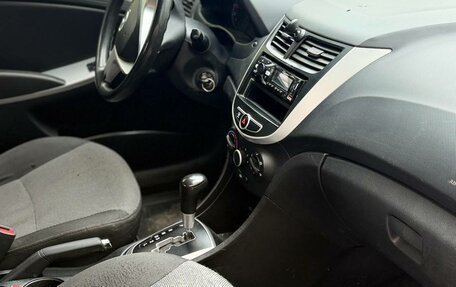 Hyundai Solaris II рестайлинг, 2011 год, 580 000 рублей, 8 фотография