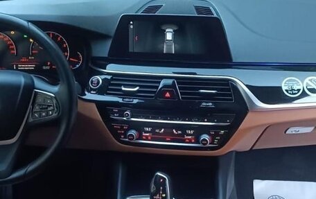 BMW 5 серия, 2020 год, 2 400 000 рублей, 2 фотография
