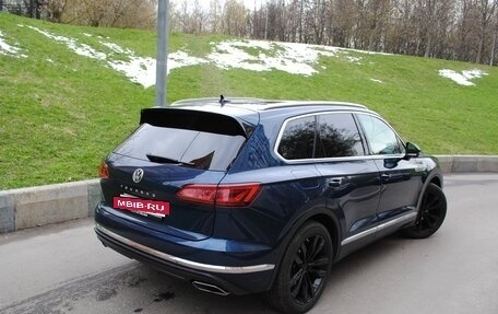 Volkswagen Touareg III, 2018 год, 5 450 000 рублей, 2 фотография