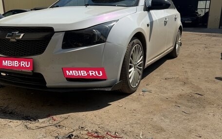 Chevrolet Cruze II, 2010 год, 590 000 рублей, 2 фотография