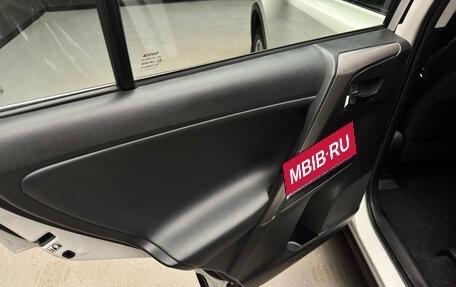 Toyota RAV4, 2017 год, 2 700 000 рублей, 23 фотография