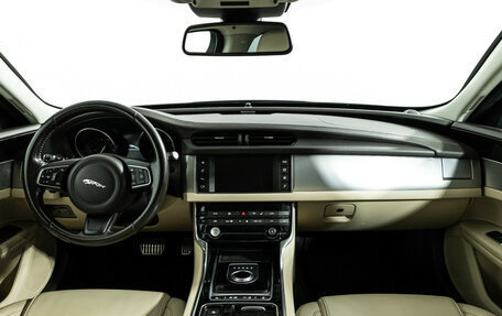 Jaguar XF II, 2016 год, 1 699 700 рублей, 13 фотография