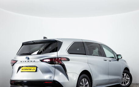 Toyota Sienna, 2021 год, 4 299 000 рублей, 5 фотография