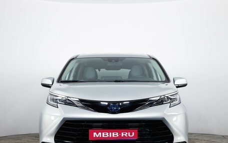 Toyota Sienna, 2021 год, 4 299 000 рублей, 2 фотография