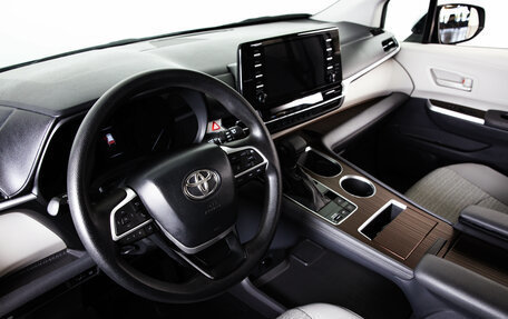 Toyota Sienna, 2021 год, 4 299 000 рублей, 11 фотография