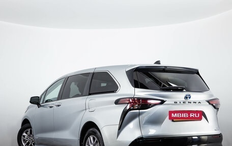 Toyota Sienna, 2021 год, 4 299 000 рублей, 7 фотография