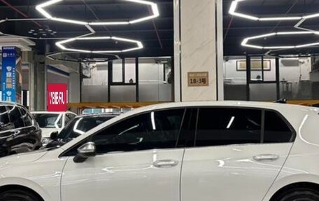 Volkswagen Golf VIII, 2023 год, 1 800 077 рублей, 4 фотография