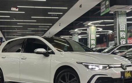 Volkswagen Golf VIII, 2023 год, 1 800 077 рублей, 2 фотография