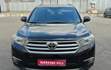 Toyota Highlander III, 2011 год, 2 000 000 рублей, 1 фотография