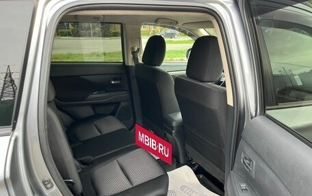 Mitsubishi Outlander III рестайлинг 3, 2012 год, 1 399 999 рублей, 13 фотография