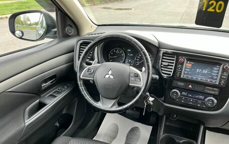 Mitsubishi Outlander III рестайлинг 3, 2012 год, 1 399 999 рублей, 16 фотография