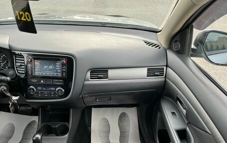 Mitsubishi Outlander III рестайлинг 3, 2012 год, 1 399 999 рублей, 19 фотография