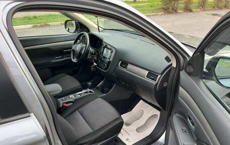 Mitsubishi Outlander III рестайлинг 3, 2012 год, 1 399 999 рублей, 14 фотография