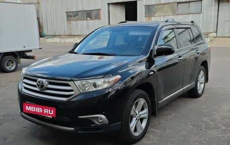 Toyota Highlander III, 2011 год, 2 000 000 рублей, 4 фотография