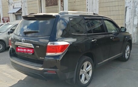 Toyota Highlander III, 2011 год, 2 000 000 рублей, 3 фотография