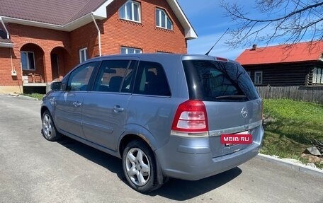 Opel Zafira B, 2011 год, 690 000 рублей, 3 фотография